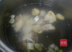 红枣枸杞香菇鸡汤的做法图解5