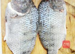 烤罗非鱼的做法图解1