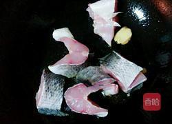 乌鱼炖豆腐的做法图解3