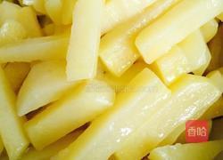 炸土豆的做法图解1