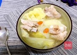 白菜炖排骨的做法图解1