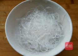 白菜炒粉丝的做法图解2