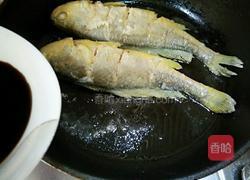 醋焖黄花鱼的做法图解4