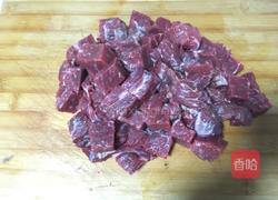 砂锅炖牛肉的做法图解1