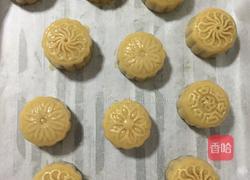 蛋黄莲蓉月饼的做法图解6