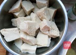 金针菇炖冻豆腐的做法图解2