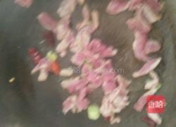 洋葱炒肉的做法图解3