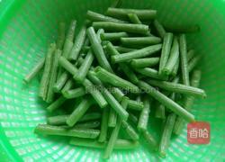 鸡腿炖豆角的做法图解2