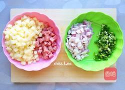土豆炒饭的做法图解1