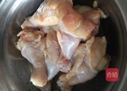 鸡腿炒土豆的做法图解1