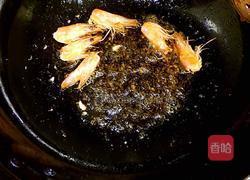 鲜虾炒乌冬面的做法图解3