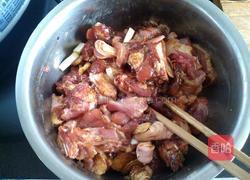 土豆焖鸭的做法图解1