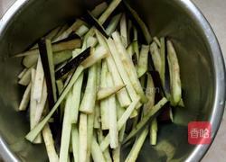 炒茄丝儿的做法图解1
