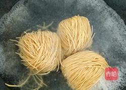 黄油黑椒捞面的做法图解2