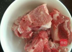 绿豆炖排骨的做法图解1