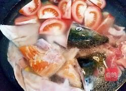 番茄三文鱼头汤的做法图解5