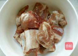 豆角烧排骨的做法图解1