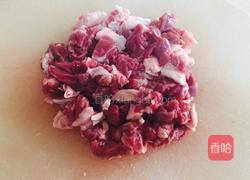 洋葱牛肉粒的做法图解1