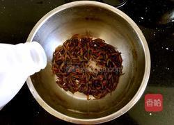 油炸小河虾的做法图解1
