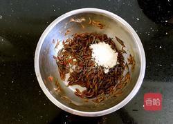 油炸小河虾的做法图解3