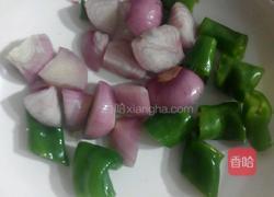 麻辣炒鸡的做法图解1