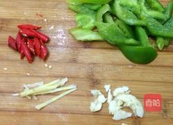 青辣椒炒鸡肉的做法图解3