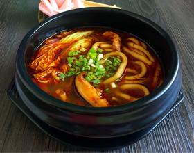 怎么做不辣的土豆粉 MjgweDIyMA