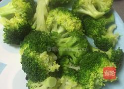凉拌西兰花的做法图解2