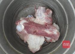 大骨棒汤的做法图解1