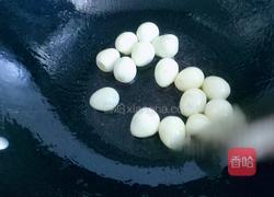 口蘑鹌鹑蛋烧肉的做法图解3