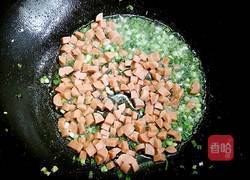 葱香火腿肠蛋炒饭的做法图解10