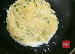 土豆丝蛋饼的做法图解4