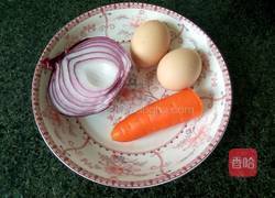 洋葱胡萝卜炒鸡蛋的做法图解1