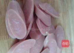 黑木耳火腿黄秋葵的做法图解3