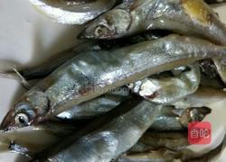 多春鱼豆腐盅的做法图解1