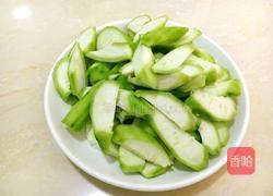 肉炒丝瓜的做法图解1