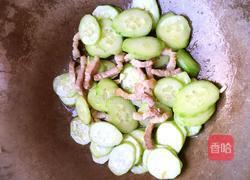 黄瓜炒肉的做法图解3