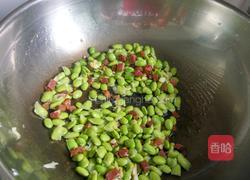 鲜黄豆炒腊肉的做法图解4