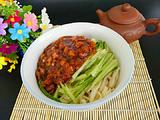 黄豆酱香凉拌面
