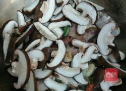 香菇炒腊肉的做法图解8