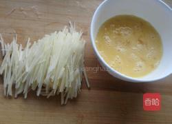 土豆丝炒鸡蛋家庭做法 MjUwX2MxOjEvM15yYjI6MS84XzE4MA