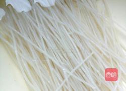 猪肉白菜炖粉条的做法图解2
