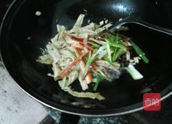 尖椒炒腐竹的做法图解11