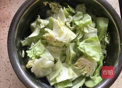 五花肉炒包菜的做法图解3