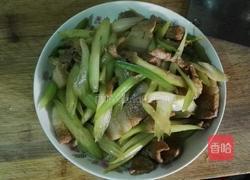 芹菜炒肉的做法图解10