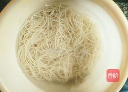 鸡蛋卷心菜炒面条的做法图解2