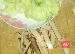 黄瓜炒鸡蛋干的做法图解1