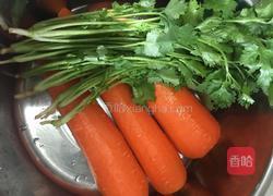 胡萝卜粉丝小丸子的做法图解1