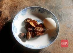香菇鸡蛋的做法图解1