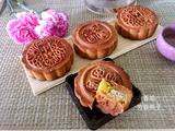 豆蓉蛋黄月饼